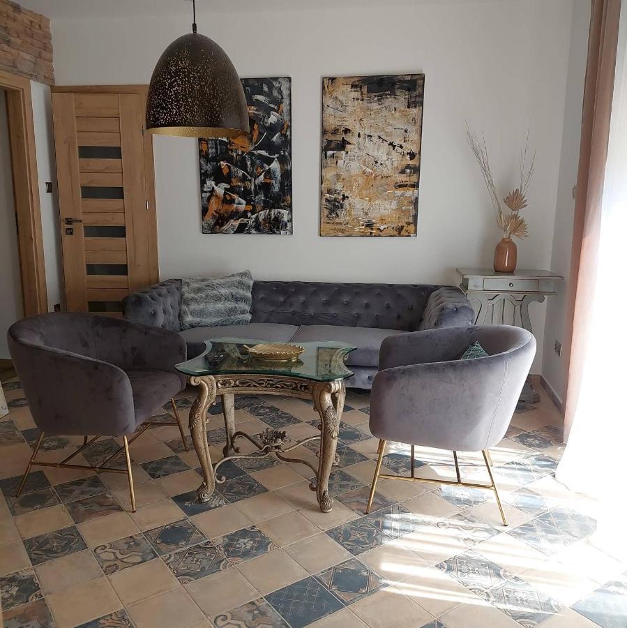 Dr Becsey Luxury Apartman Bekescsaba Exterior photo